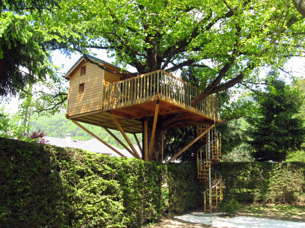 hébergement insolite cabane perchée