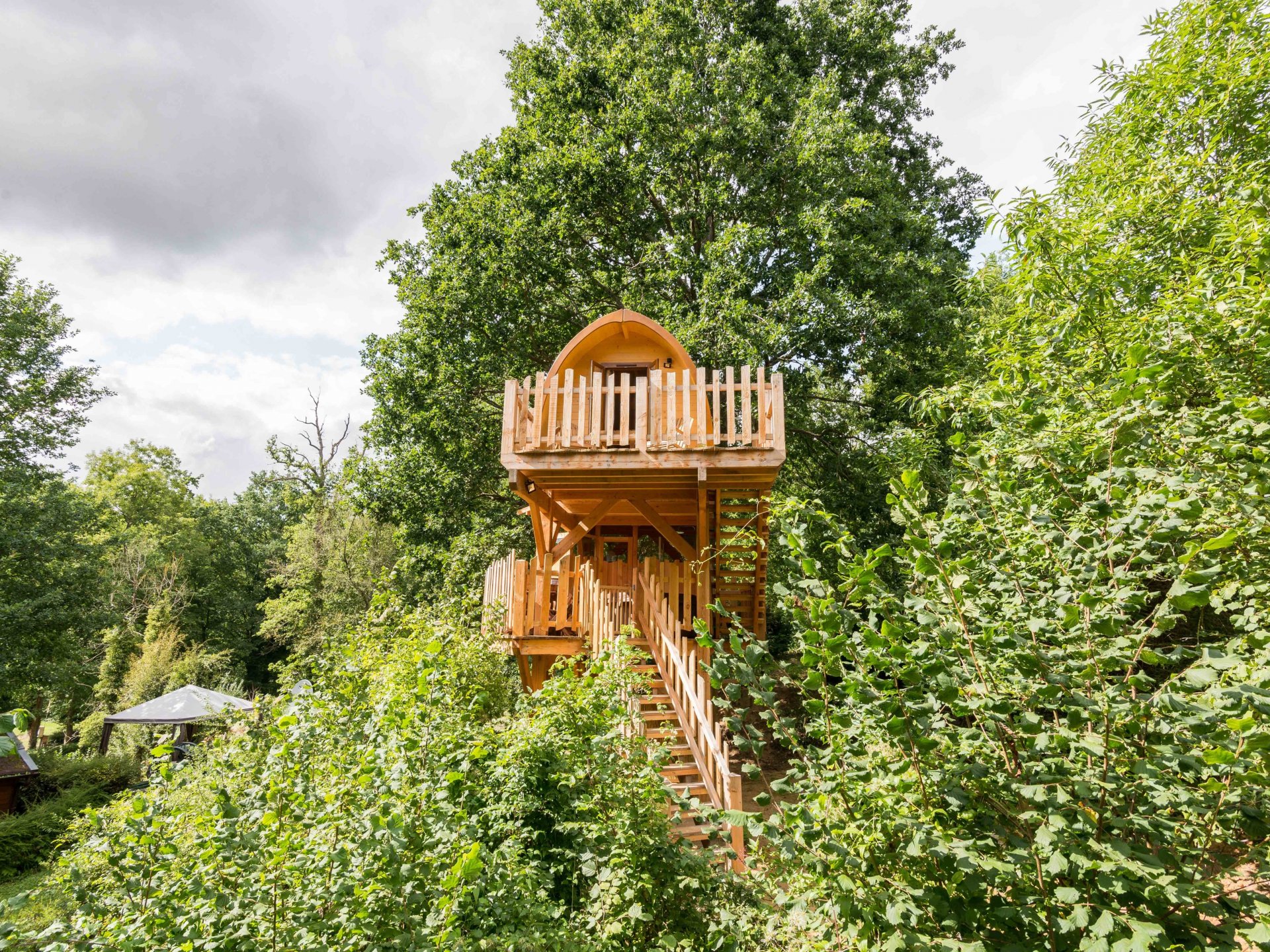 La Cabane Spa Le Chêne - Cabane dans les arbres Picardie ...