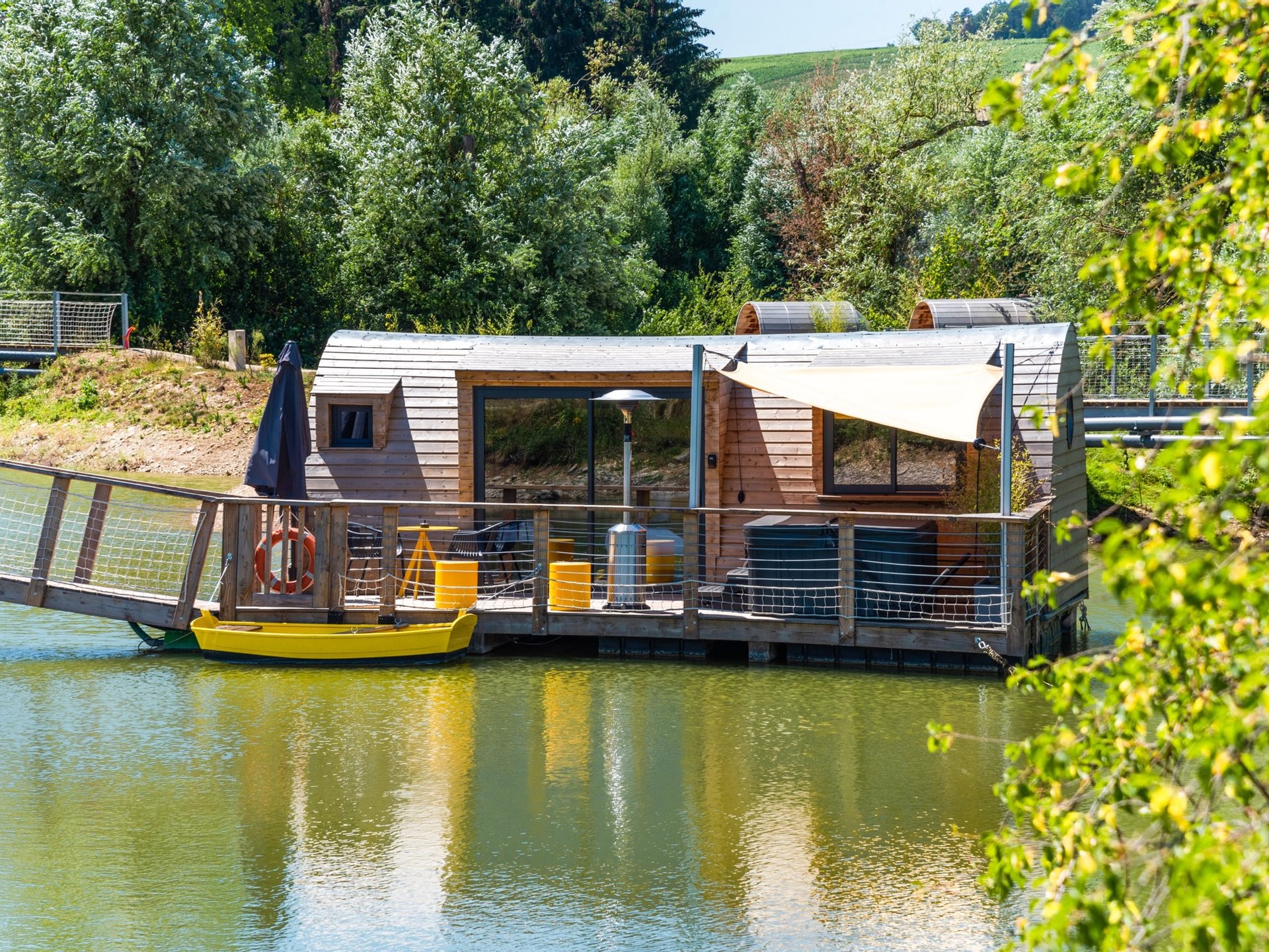 Lodge Duo Flottant Spa Les Clos Cabane sur l'eau Bourgogne