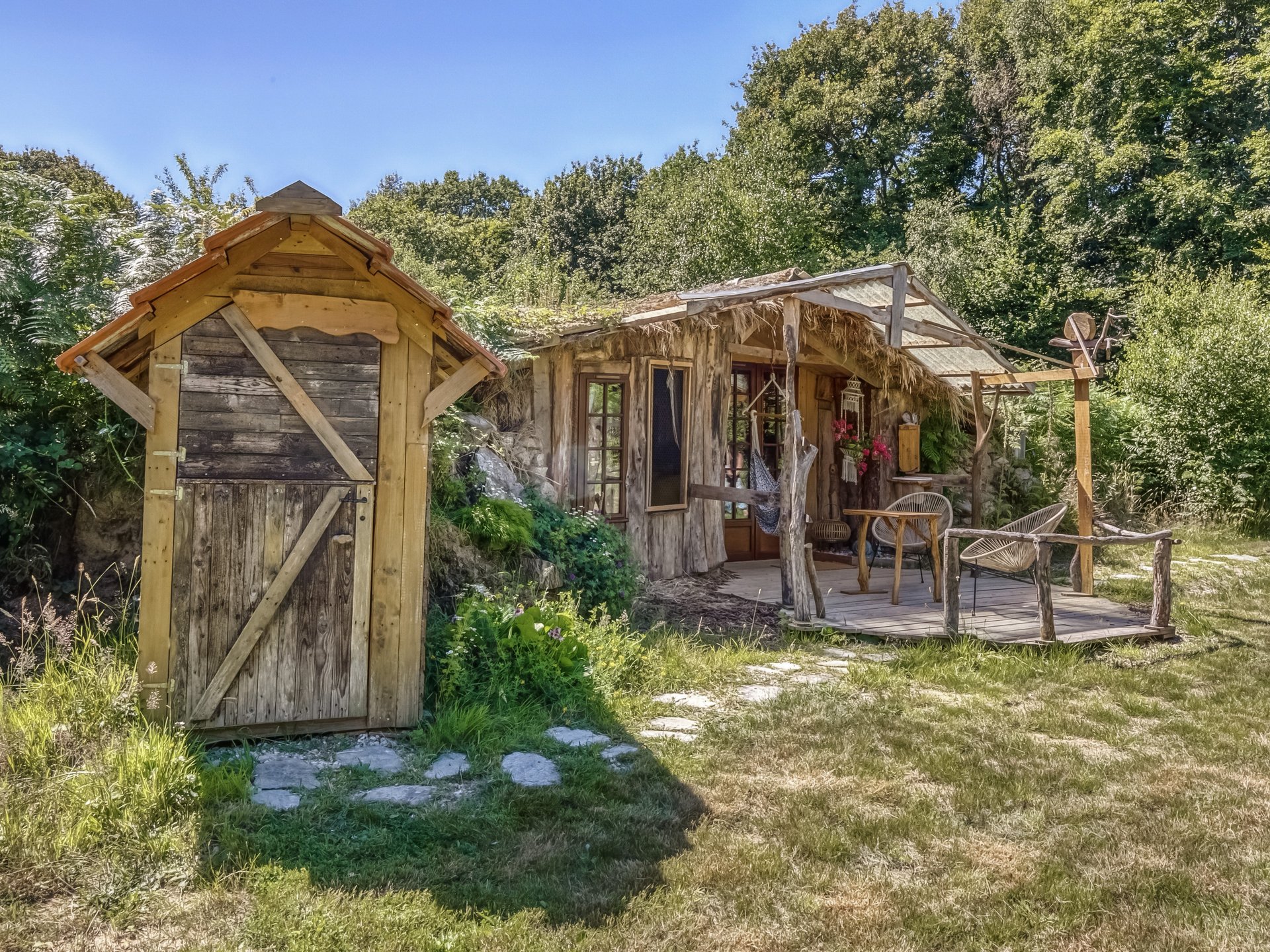 La Tanière de l'Escargot - Cabane végétalisée Basse-Normandie ...