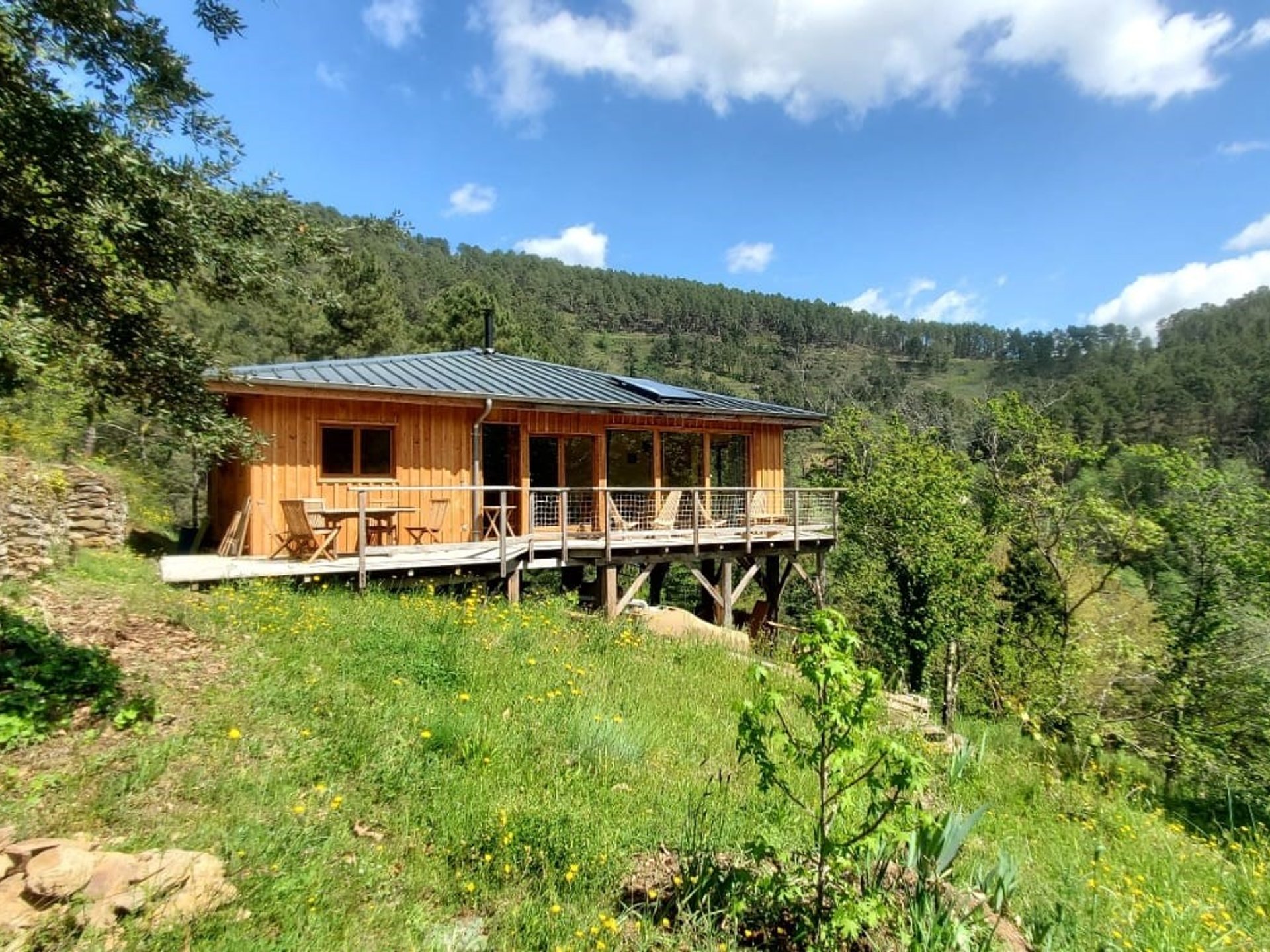 Maison sur pilotis proche rivière - Cabane sur pilotis Occitanie